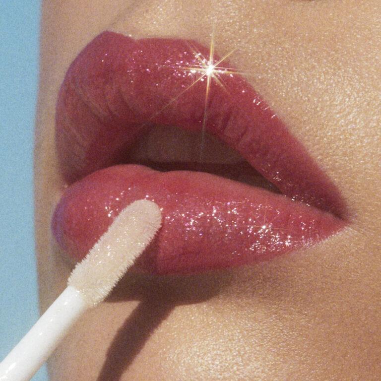 e.l.f. Cosmetics Retro Paradise Line & Shine Lip Kit Brillo en A Moment con Delineador en Vivid